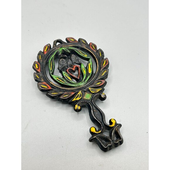 Vintage Wilton Painted Eagle Heart Trivet Small Collectible Trivet Cast Iron - Picture 3 of 8